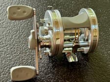 Abu Garcia Ambassadeur C3 Round Baitcasting Reel