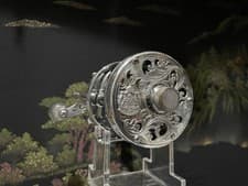 Abu Garcia Ambassadeur 7000 C3 Round Baitcasting Reel