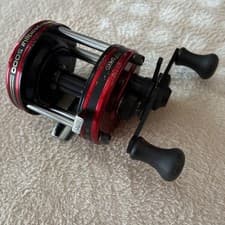 Abu Garcia Ambassadeur 7000 C3 Round Baitcasting Reel