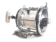Daiwa SEALINE SLW LEVELWIND Conventional Reel