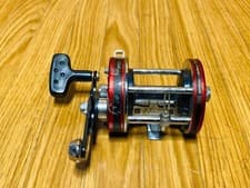 Abu Garcia Ambassadeur 7000 C3 Round Baitcasting Reel