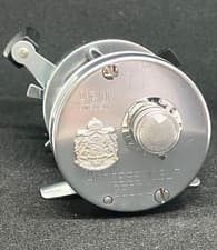 Abu Garcia Ambassadeur 7000 C3 Round Baitcasting Reel