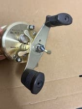 Shimano Calcutta Conquest Baitcasting Reel