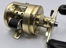 Shimano Calcutta Conquest MD Baitcasting Reel